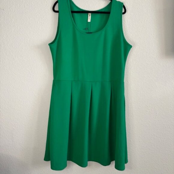 NWT 24seven‎ Comfort Apparel Women's Sleeveless Knee Pleated Pocket Dress - Picture 2 of 5